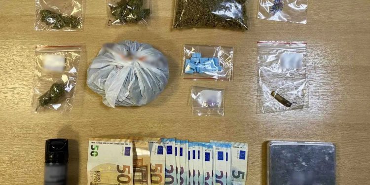 Κατερίνη: Χειροπέδες σε γυναίκα που διακινούσε ναρκωτικά στις «πιάτσες» της Πιερίας – ΦΩΤΟ