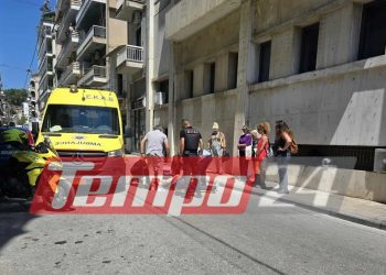 Πάτρα: Αστυνομικός παρασύρθηκε από αυτοκίνητο έξω από την Αστυνομική Διεύθυνση – ΦΩΤΟ