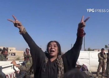 Συρία: Μπουρκίνι στις παραλίες υπαγορεύει στις γυναίκες ο νέος «ενδυματολογικός κώδικας»