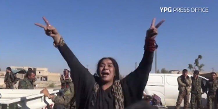 Συρία: Μπουρκίνι στις παραλίες υπαγορεύει στις γυναίκες ο νέος «ενδυματολογικός κώδικας»