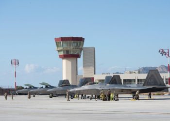 Συνελήφθη κατάσκοπος στην Κρήτη – Φωτογράφιζε την βάση της Σούδας – BINTEO