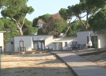 Κατεπείγουσα εισαγγελική έρευνα για τις αυθαίρετες τροχοβίλες που ξετρύπωσαν σαν τα μανιτάρια στο Εθνικό Πάρκο Σχινιά – ΦΩΤΟ