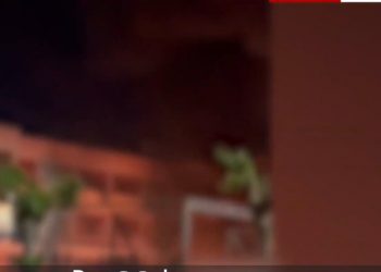  ΒΙΝΤΕΟ ΝΤΟΚΟΥΜΕΝΤΟ από τη στιγμή που μαθητές πανηγυρίζουν γιατί έβαλαν φωτιά στο σχολείο – ΦΩΤΟ