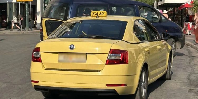 Οδηγός ταξί ζήλεψε τους «μπράβους» της νύχτας στις πιάτσες της Αθήνας – ΒΙΝΤΕΟ – ΦΩΤΟ