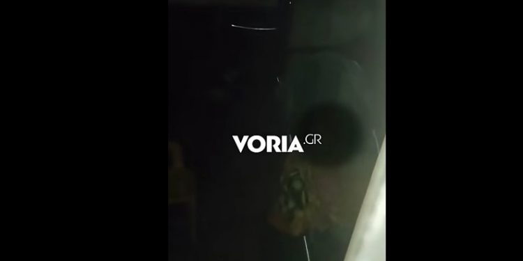 ΒΙΝΤΕΟ ΝΤΟΚΟΥΜΕΝΤΟ: Οι γονείς κοιμούνται και το βρέφος στο μπαλκόνι κλαίει σπαρακτικά – Το άκουσαν αστυνομικοί