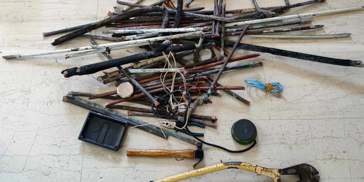 Σαλαμίνα: Τέσσερις συλλήψεις για κλοπές χαλκοσωλήνων από σπίτια – ΦΩΤΟ