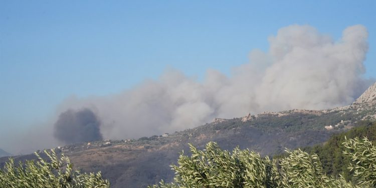 Δύσκολες ώρες στην φλεγόμενη Χίο: Μπαράζ μηνυμάτων από το 112 για εκκενώσεις οικισμών – ΒΙΝΤΕΟ – ΦΩΤΟ