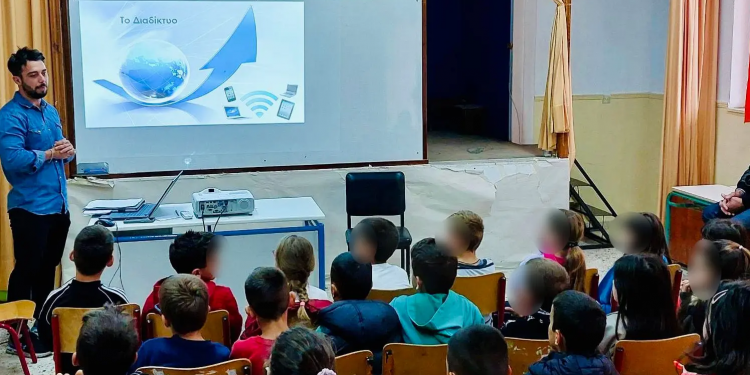 Αγρίνιο: Ενημερωτικές δράσεις σε σχολεία  για την ασφαλή πλοήγηση στο διαδίκτυο και την παραβατικότητα ανηλίκων – ΦΩΤΟ