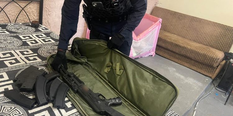 ΒΙΝΤΕΟ ΝΤΟΚΟΥΜΕΝΤΟ της ΕΛΑΣ: Η στιγμή που αστυνομικοί κάνουν έφοδο σε καταυλισμό στον Γέρακα – ΦΩΤΟ