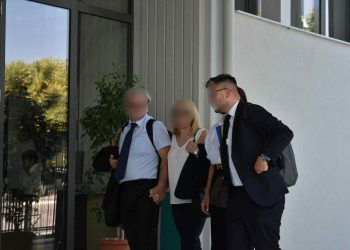 Λάρισα: Στο Δικαστικό Μέγαρο ο γιατρός που κατηγορείται για «φακελάκι» – ΒΙΝΤΕΟ – ΦΩΤΟ