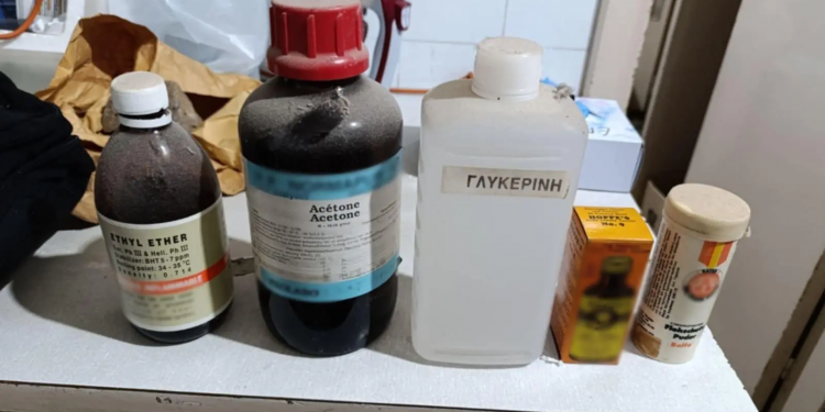 Θεσσαλονίκη: Συνελήφθη o 81χρονος που ήθελε να βάλει «μπουρλότο» σε πολυκατοικία – ΦΩΤΟ