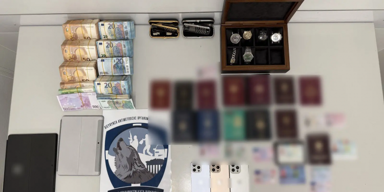 Ο άνθρωπος με τα «χίλια πρόσωπα» – Ποιος ήταν ο Μολδαβός καταζητούμενος της Interpol που «τσάκωσε» το ελληνικό FBI – ΦΩΤΟ