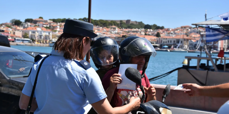 Νέος Κ.Ο.Κ. : Η πανελλαδική εκστρατεία «Μηδενικής ανοχής στη μη χρήση κράνους» – ΦΩΤΟ