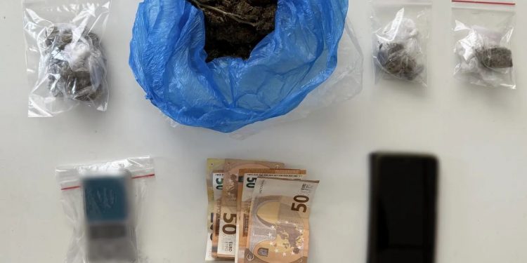 Λαμία: Συνελήφθη 52χρονος για διακίνηση κάνναβης – ΦΩΤΟ