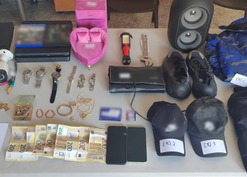 Μέγαρα: Πιάστηκαν οι «μακρυχέρηδες« που είχαν ταράξει σπίτια στη περιοχή – ΦΩΤΟ