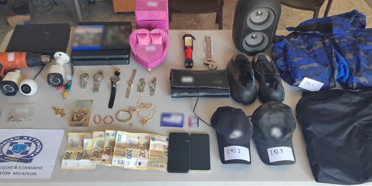 Μέγαρα: Πιάστηκαν οι «μακρυχέρηδες« που είχαν ταράξει σπίτια στη περιοχή – ΦΩΤΟ