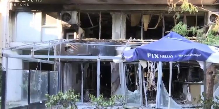 Μεταξουργείο: Πανικός από φωτιά σε καφετέρια – Καταγγελίες για εμπρησμό – ΒΙΝΤΕΟ