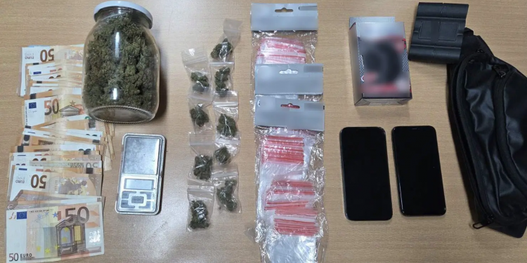 Δύο συλλήψεις για ναρκωτικά στη Δυτική Αττική – ΦΩΤΟ