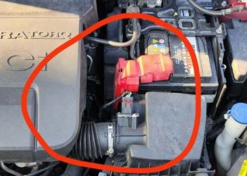 Συνελήφθη 30χρονος που έκρυβε ναρκωτικά στον κινητήρα του αυτοκινήτου του – ΦΩΤΟ