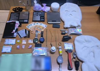 Στα χέρια της ΕΛΑΣ 43χρονος ναρκέμπορος κοκαΐνης – Η ατζέντα με τα ονόματα πελατών και τα ιδιόχειρα σημειώματα  – ΦΩΤΟ
