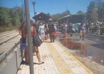 Βούλα: Συγκρούστηκαν 2 λεωφορεία στη Λεωφόρο Καραμανλή – 32 οι τραυματίες – BINTEO – ΦΩΤΟ