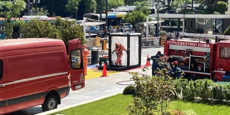 Ύποπτος φάκελος στην Βουλή: Παραλήπτης ο Κυριάκος Μητσοτάκης – Από Ρωσία ο αποστολέας – ΒΙΝΤΕΟ – ΦΩΤΟ