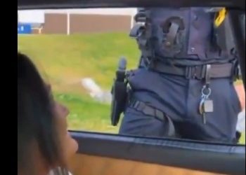 ΗΠΑ: Απολύθηκε αστυνομικός γιατί συμμετείχε σε «γύρισμα» του OnlyFans με μοντέλο – ΒΙΝΤΕΟ