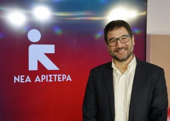 Ηλιόπουλος: Αντί να οργανώνει την πρόληψη τον χειμώνα, η κυβέρνηση έστελνε τα ΜΑΤ να χτυπήσουν τους πυροσβέστες