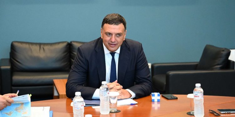 Γιατί ο Βασίλης Κικίλιας είπε «ευχαριστώ» στην ΕΛΑΣ για την υπόθεση του τρίχρονου κοριτσιού στο Φλοίσβο;