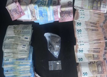 Μενίδι: Ηρωίνη και μετρητά μεταξύ των ευρημάτων της ΕΛΑΣ μετά την αστυνομική επιχείρηση με τις 17 συλλήψεις – ΒΙΝΤΕΟ – ΦΩΤΟ