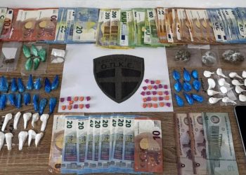 Μύκονος: Ο ναρκομπαξές είχε και ροζ κοκαΐνη – Συνελήφθησαν 3 άνδρες για διακίνηση ναρκωτικών