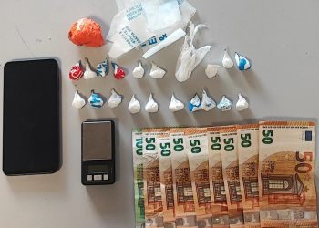 Χανιά: Συνελήφθη έξω από το σπίτι του 25χρονος διακινητής κοκαΐνης – ΦΩΤΟ