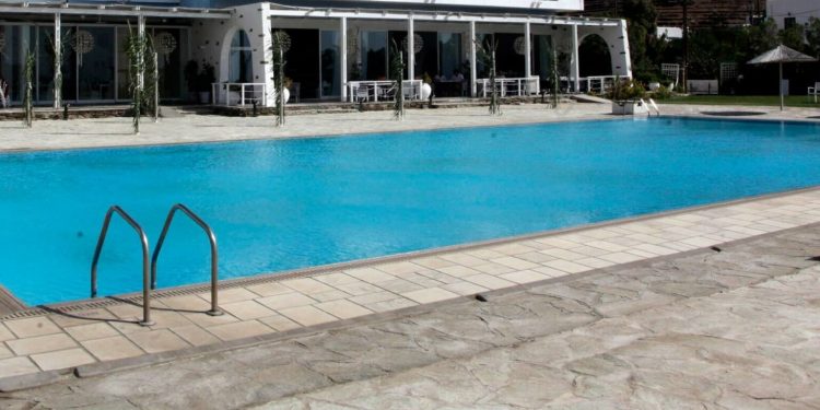 Κέρκυρα: Στον ανακριτή γονείς και παππούς της 4χρονης που πνίγηκε σε πισίνα στους Παξούς