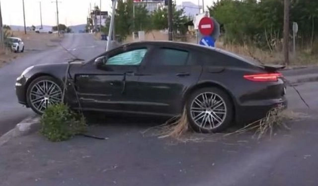 Βρέθηκε η ιδιοκτήτρια του πολυτελούς αυτοκινήτου στο τροχαίο στη Θέρμη – ΦΩΤΟ