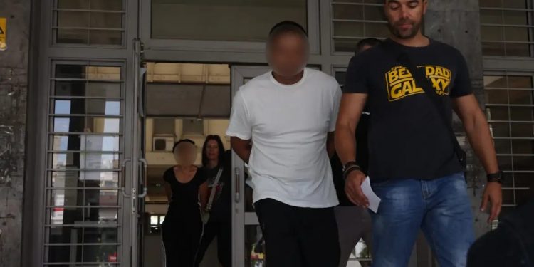 Κακουργηματική δίωξη στον 37χρονο και την 24χρονη για τον βιασμό της 10χρονη κόρη της – ΒΙΝΤΕΟ