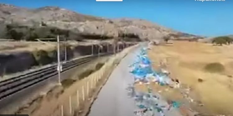 Ασπρόπυργος: Δυο συλλήψεις για απόρριψη αποβλήτων στον δρόμο – ΒΙΝΤΕΟ