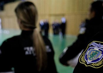 Πώς μία αστυνομικός εκτός υπηρεσίας έβγαλε «λαβράκι» και έπιασε κλέφτη… εν ώρα δράσης