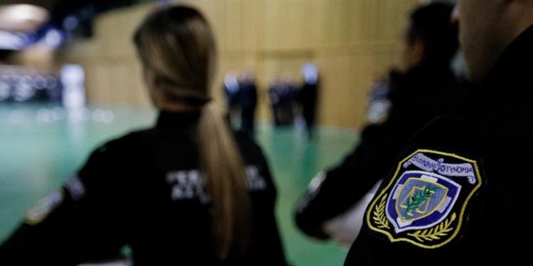 Πώς μία αστυνομικός εκτός υπηρεσίας έβγαλε «λαβράκι» και έπιασε κλέφτη… εν ώρα δράσης