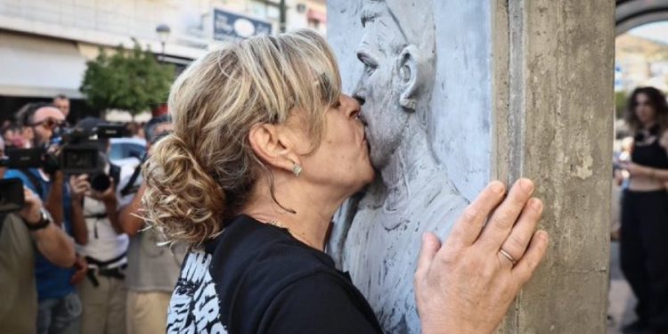 Σε εξέλιξη η αντιφασιστική πορεία στη μνήμη του Παύλου Φύσσα – ΒΙΝΤΕΟ – ΦΩΤΟ