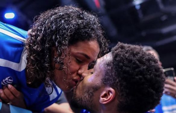 Η ΕΛΑΣ επικοινώνησε με την οικογένεια του Γιάννη Αντετοκούνμπο για τα απειλητικά μηνύματα που δέχτηκε η σύζυγός του