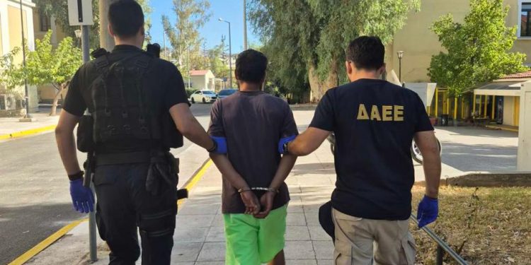 Με ποινικό παρελθόν ο δράστης των σεξουαλικών επιθέσεων στο Αιγάλεω – Ύποπτος και για εμπρησμό – ΒΙΝΤΕΟ – ΦΩΤΟ 