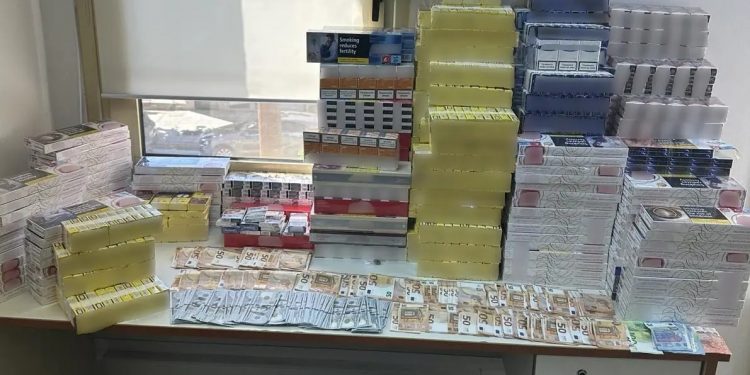 Θεσσαλονίκη: Άνδρας θα «έσπρωχνε» στην αγορά 2.800 λαθραία πακέτα τσιγάρα και 18 κιλά καπνό – ΦΩΤΟ