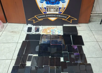 «Καβάτζα» αποθήκευσης κλοπιμαίων ηλεκτρονικών συσκευών, κατάστημα στην Ομόνοια – ΦΩΤΟ