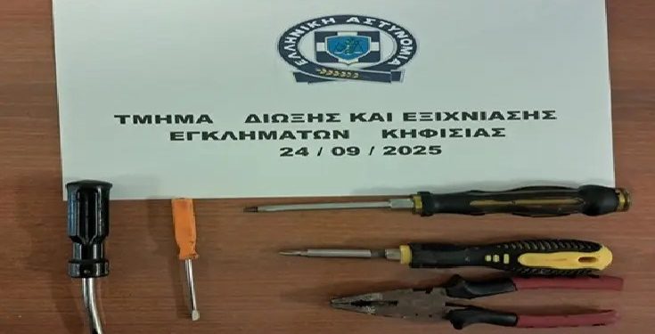 Συνελήφθησαν στην Κηφισιά οι 2 κλέφτες που είχαν «ρημάξει» τους φορτηγατζήδες της Βαρυμπόμπης – ΦΩΤΟ