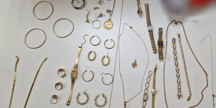 Σάμος: Στα δίχτα των αρχών δύο μέλη σπείρας για απάτη σε βάρος ηλικιωμένων – ΦΩΤΟ