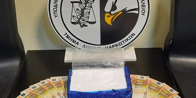 Δύο συλλήψεις για πάνω από ένα κιλό κοκαΐνη στο Ηράκλειο – ΦΩΤΟ