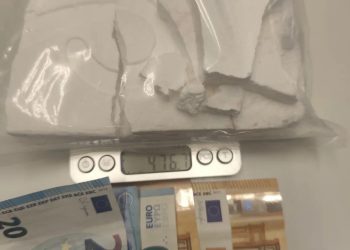 Πατησίων: 17χρονος έκρυβε στην σέλα της μοτοσυκλέτας του σχεδόν μισό κιλό κοκαΐνης – ΦΩΤΟ