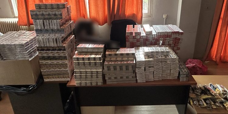 Αμεσοδρασίτες συνέλαβαν 47χρονο που έσπρωχνε λαθραία τσιγάρα στο Αιγάλεω – ΦΩΤΟ