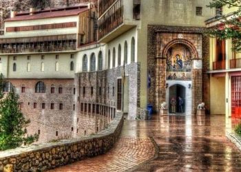 Πώς η ΕΛΑΣ πέρασε χειροπέδες στους «ανθρώπους του Θεού» με «δόλωμα» γυναίκα αστυνομικό – BINTEO – ΦΩΤΟ