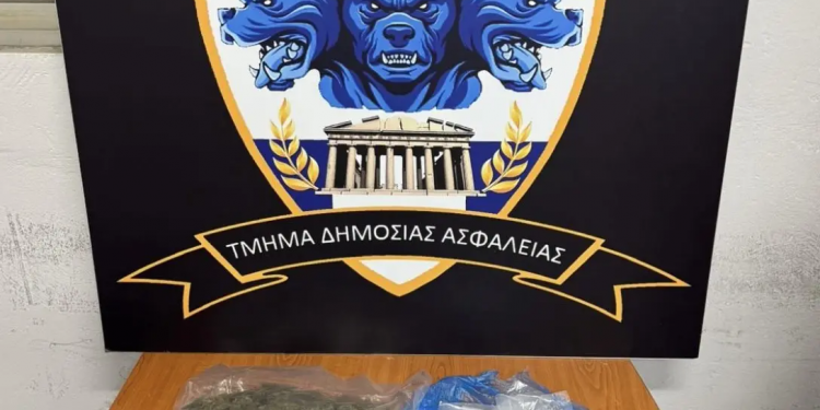 Δύο συλλήψεις για διακίνηση ναρκωτικών στην περιοχή της Κυψέλης – ΦΩΤΟ